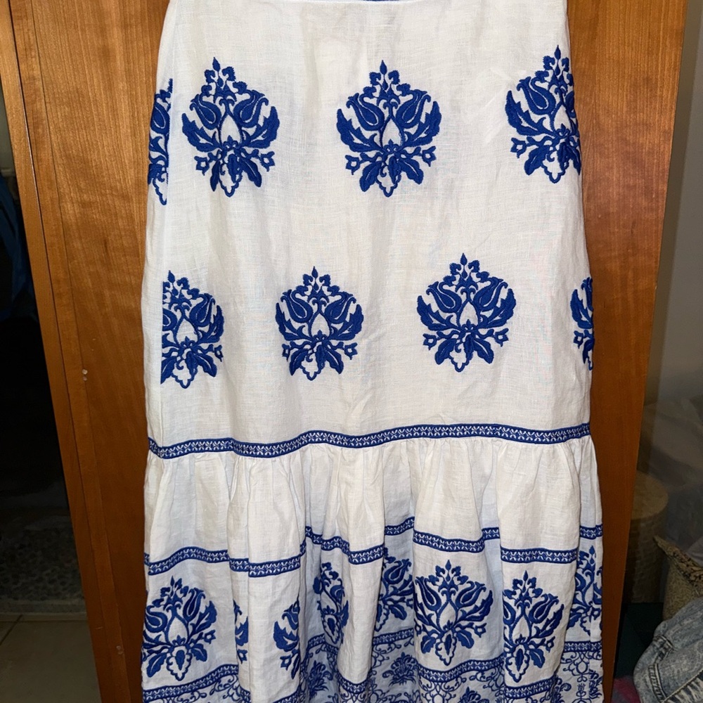 Zara White A-Line Skirt with Blue Embroidered Medallions